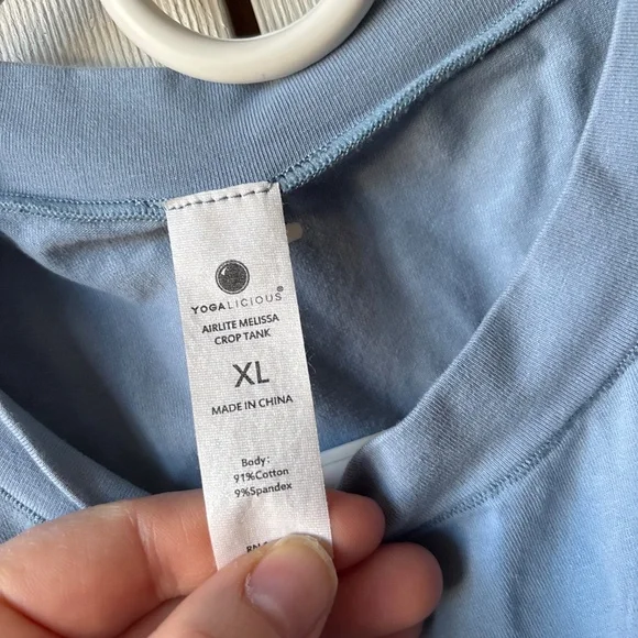 Woman’s yogalicious blue cropped tank top - Picture 3 of 4